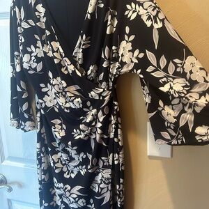 Lauren Floral Dress.  Size 4  Worn Once